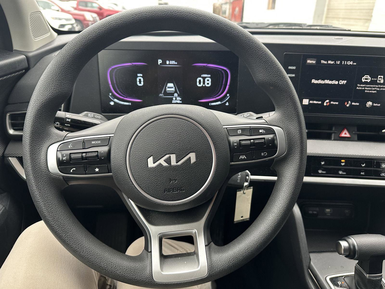 Used 2025 Kia Sportage LX image 8