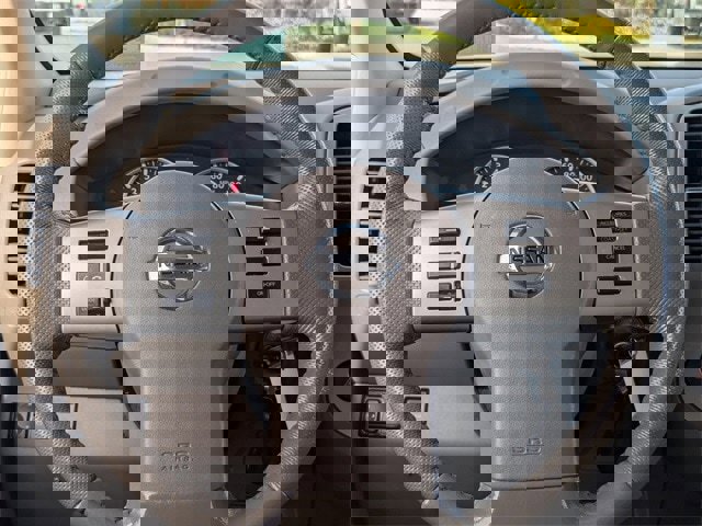 Used 2014 Nissan Frontier SL w/ SL Moonroof Package image 23