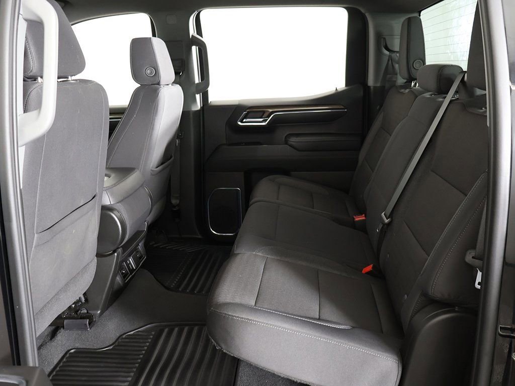 Used 2024 Chevrolet Silverado 1500 LT image 32