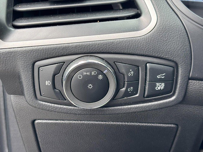 Used 2024 Ford Edge SEL w/ Convenience Package image 18