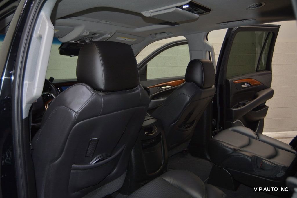 Used 2018 Cadillac Escalade Premium Luxury AWD/4WD image 24
