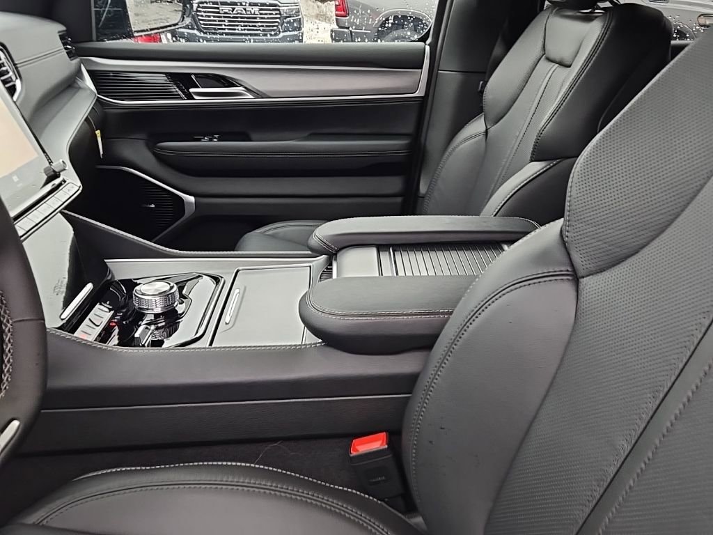 New 2026 Jeep Grand Wagoneer Limited w/ Premium Group II image 8