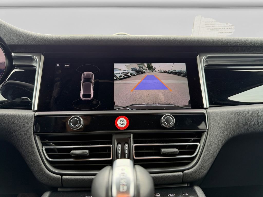 Used 2025 Porsche Macan image 17