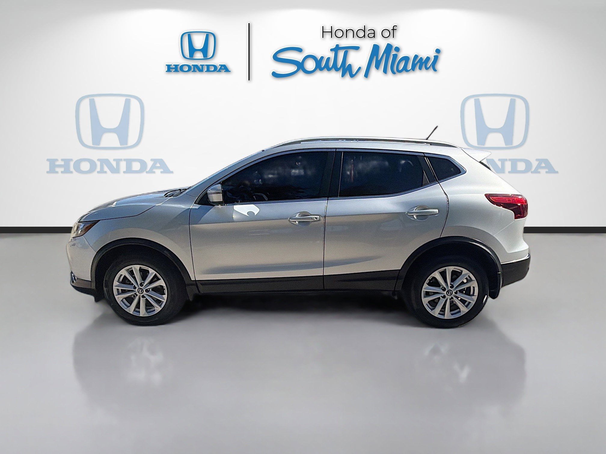 Used 2019 Nissan Rogue Sport SV w/ All-Weather Package image 4