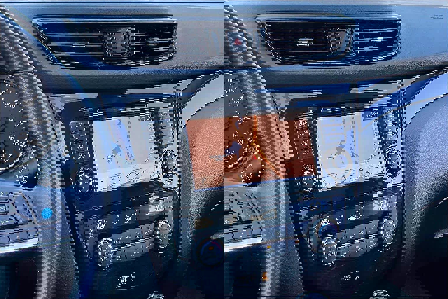 Used 2022 Nissan Rogue Sport SL image 12