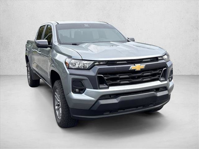 Used 2023 Chevrolet Colorado LT w/ LT Convenience Package II AWD/4WD image 3