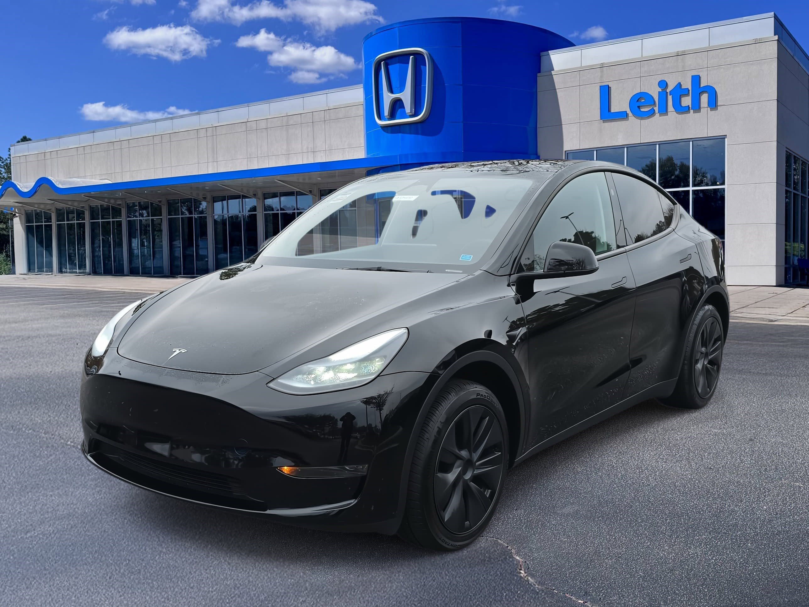Used 2025 Tesla Model Y Long Range image 1