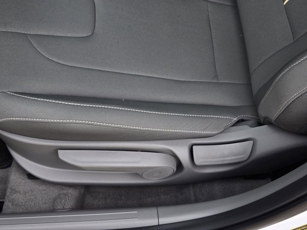 New 2026 Hyundai Elantra Blue FWD image 18