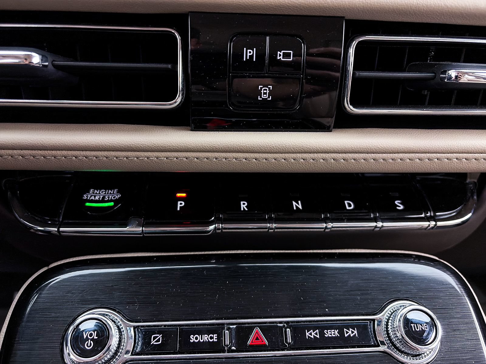 Used 2023 Lincoln Nautilus FWD w/ Premium Package image 24