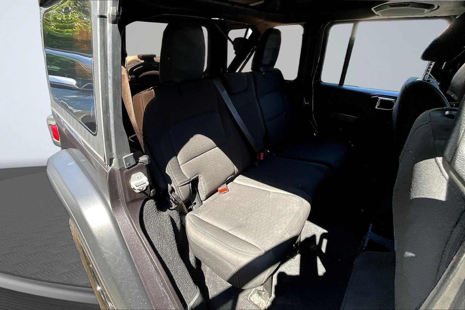 Used 2021 Jeep Wrangler Unlimited Sport AWD/4WD image 22