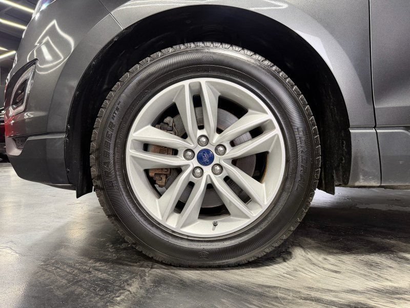 Used 2018 Ford Edge SEL w/ Equipment Group 201A AWD/4WD image 22