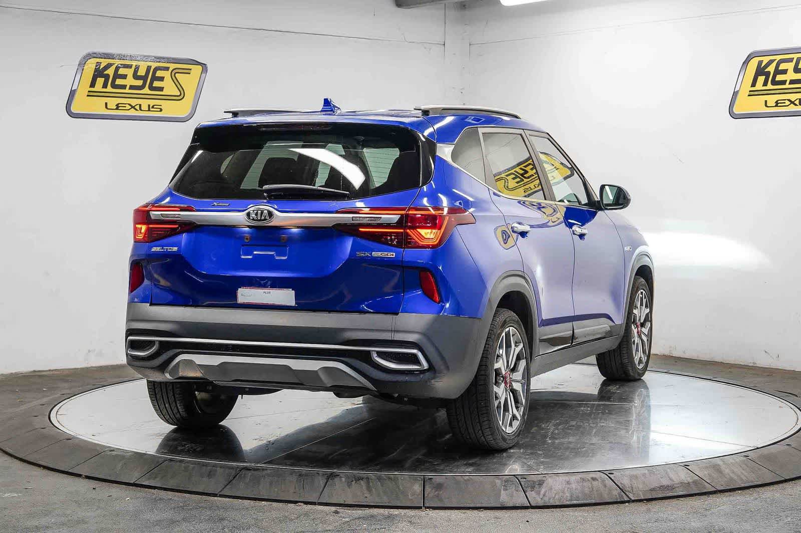 Used 2021 Kia Seltos SX w/ SX Sunroof Package AWD/4WD image 4