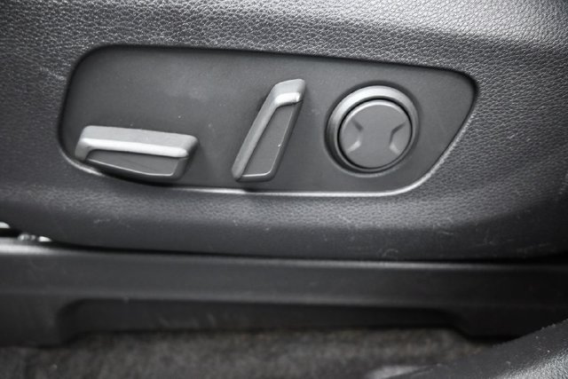 Used 2024 Kia Carnival EX FWD image 32