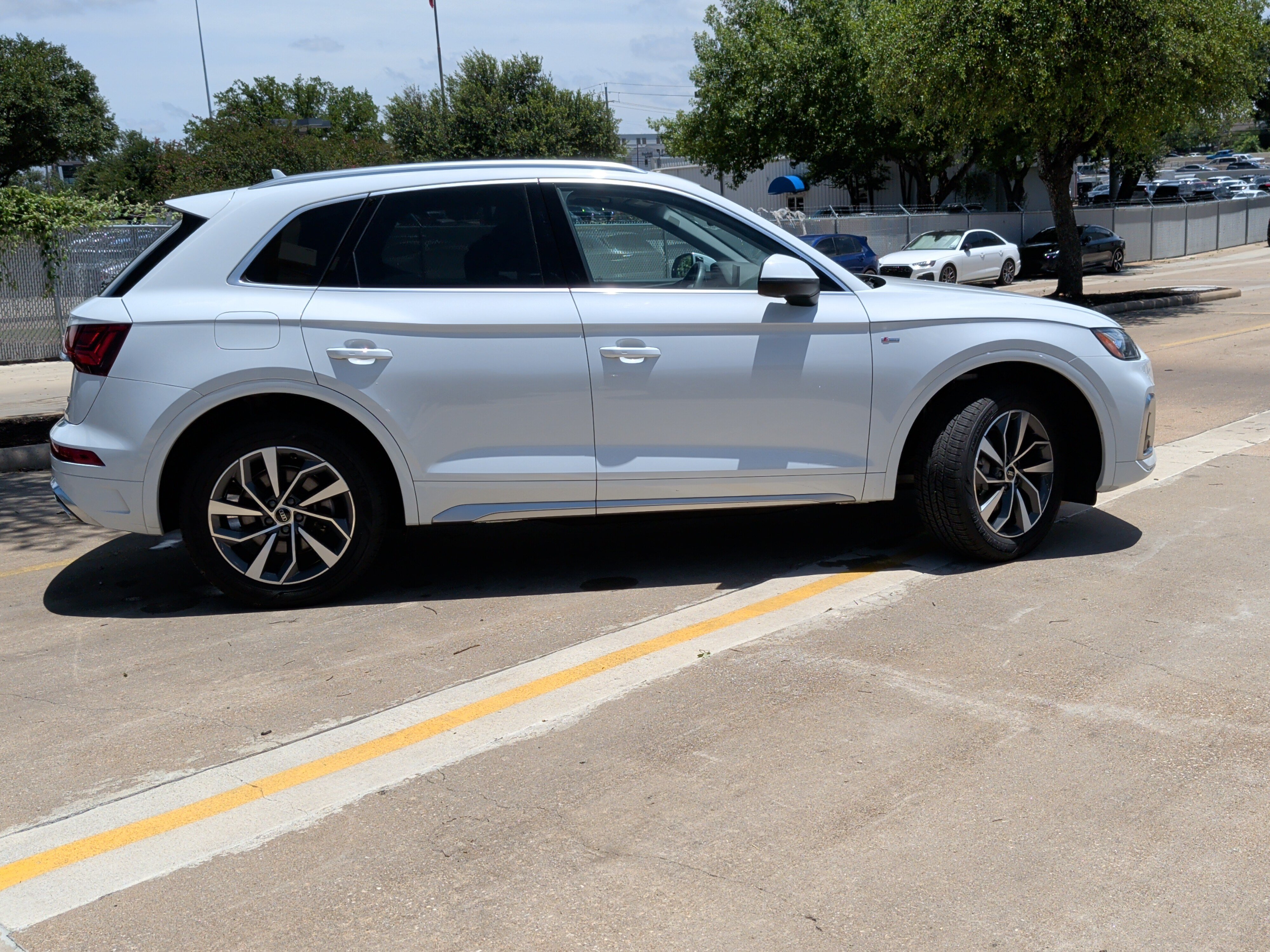 Certified 2023 Audi Q5 2.0T Premium Plus AWD/4WD image 11