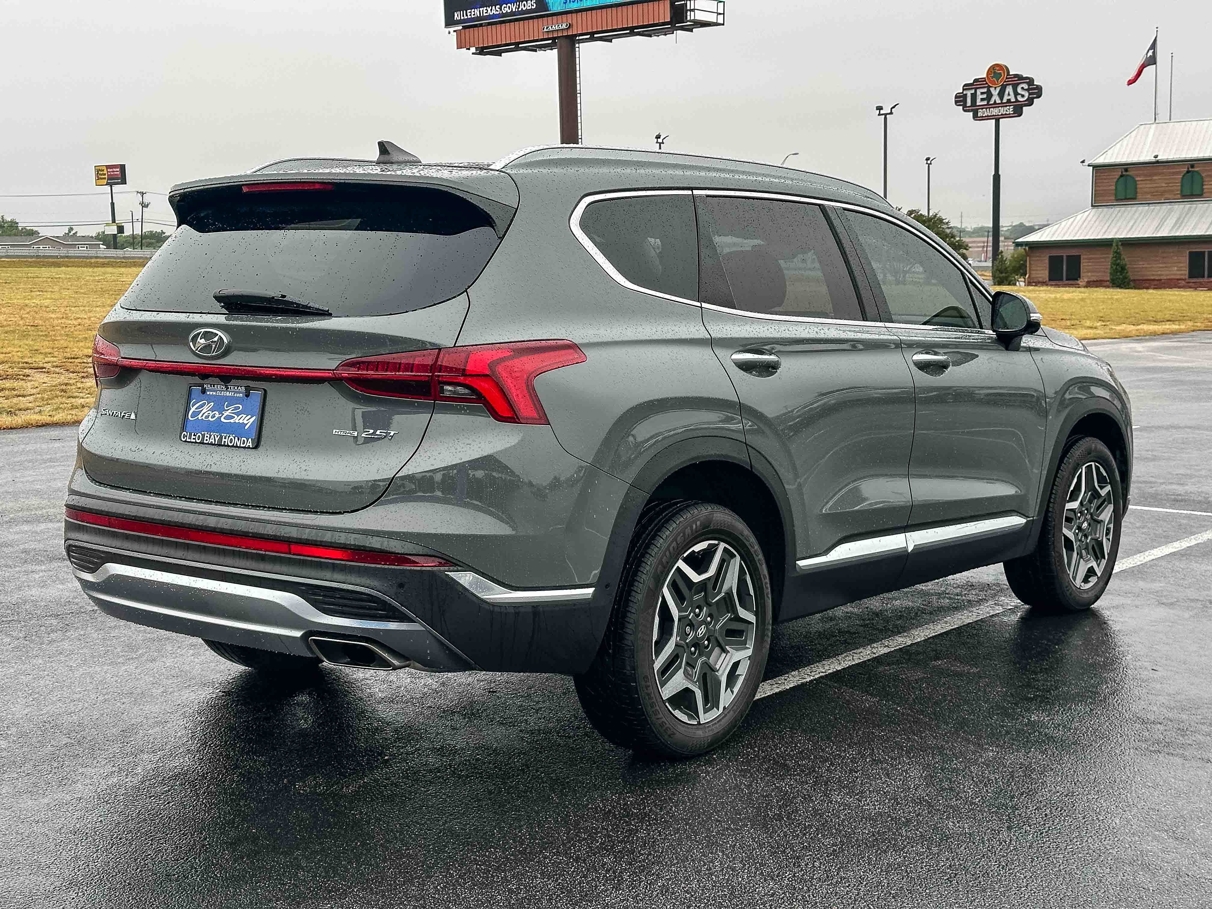 Used 2022 Hyundai Santa Fe Limited w/ Cargo Package AWD/4WD image 6