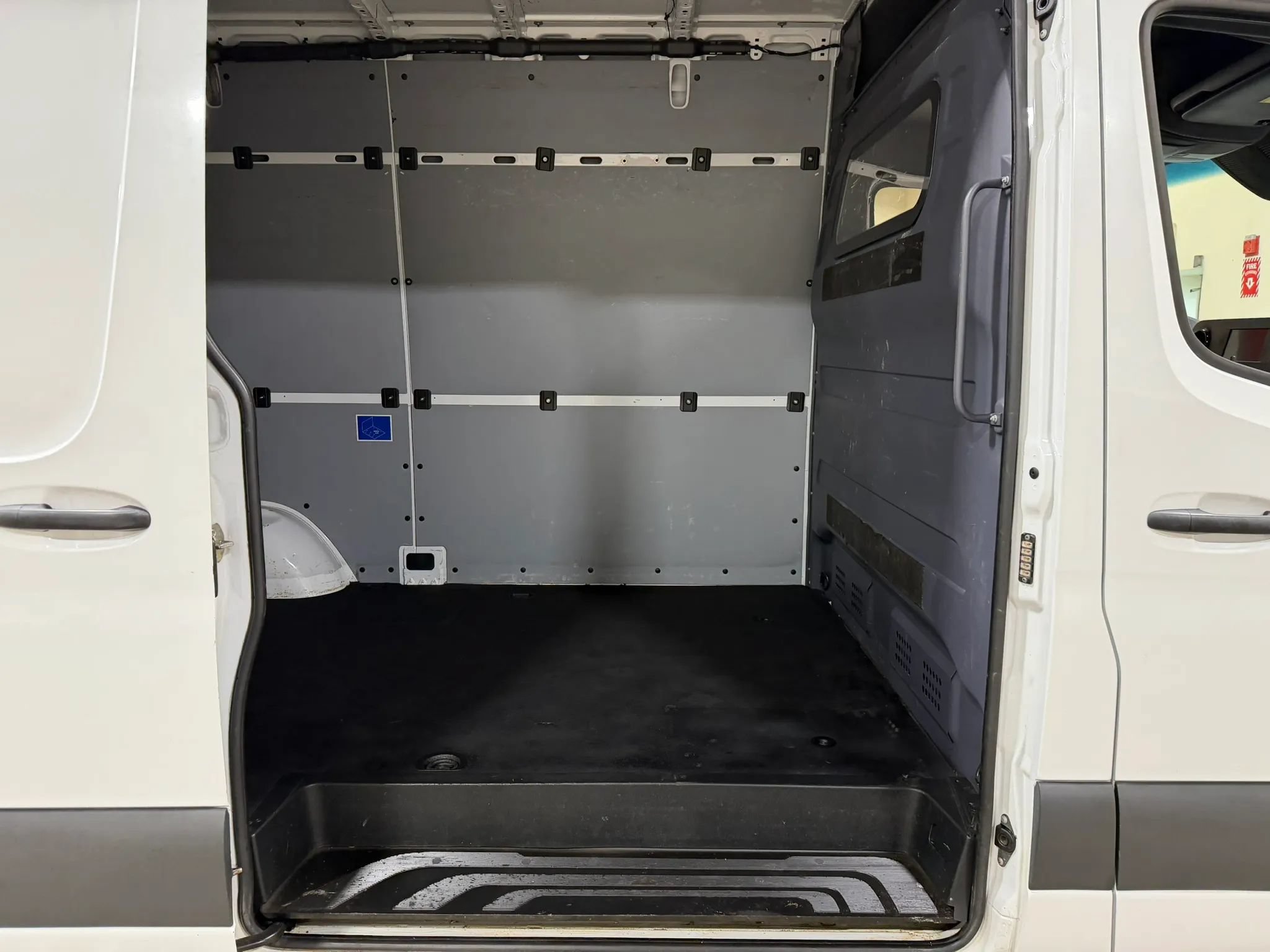 Used 2020 Mercedes-Benz Sprinter 2500 image 25