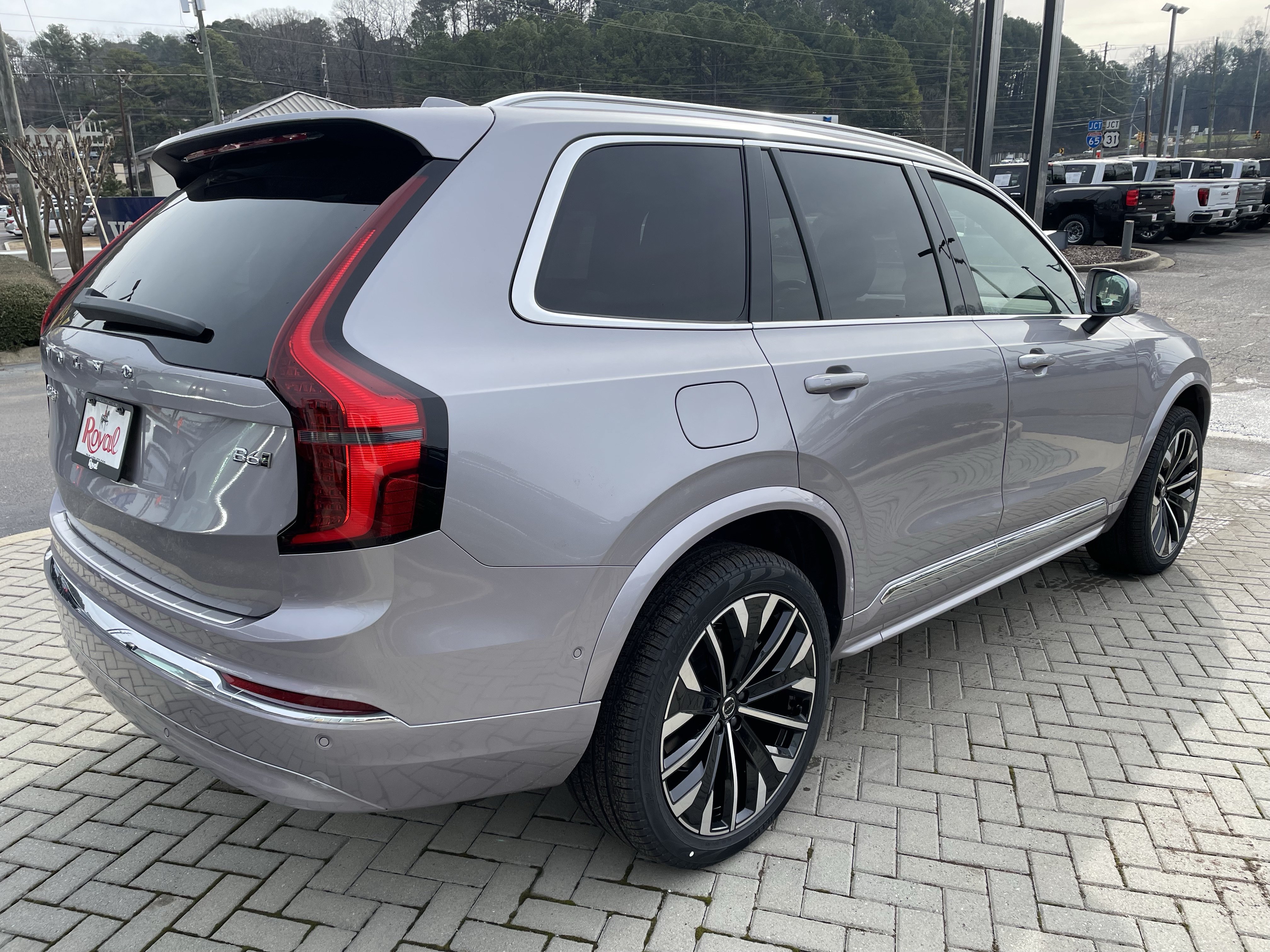 New 2026 Volvo XC90 B6 Plus w/ Protection Package Premier AWD/4WD image 4