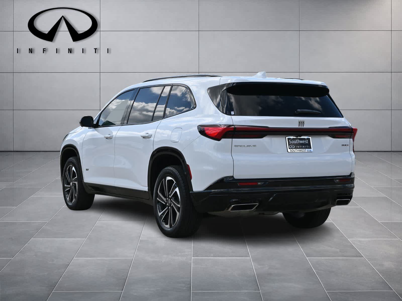 Used 2025 Buick Enclave Sport Touring FWD image 5