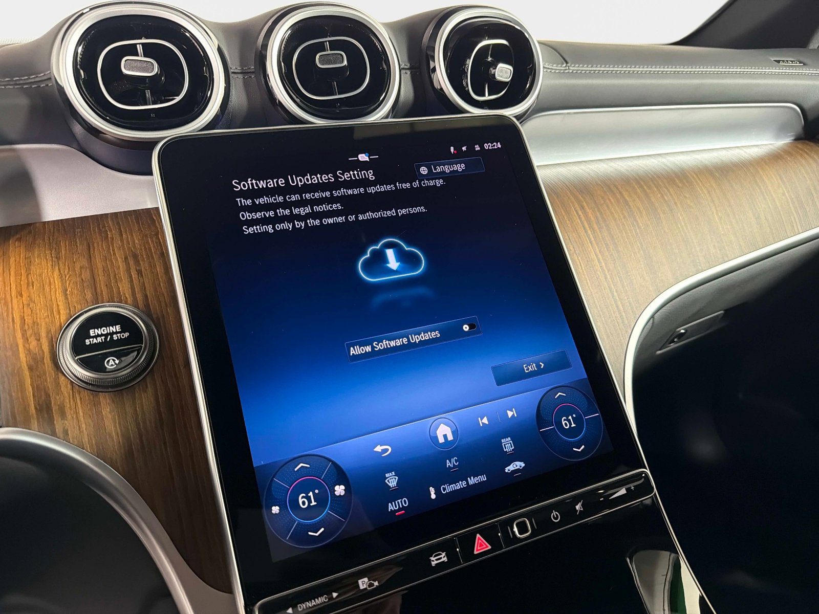 Used 2025 Mercedes-Benz GLC 300 4MATIC image 41