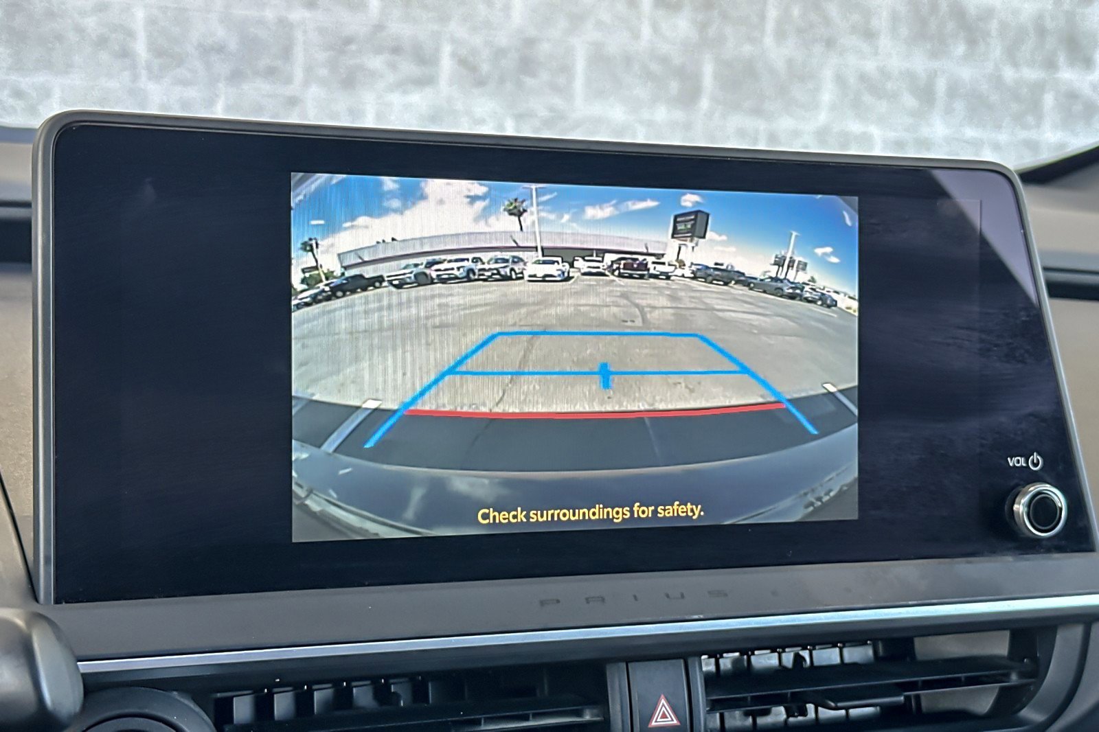 Used 2024 Toyota Prius XLE FWD image 17