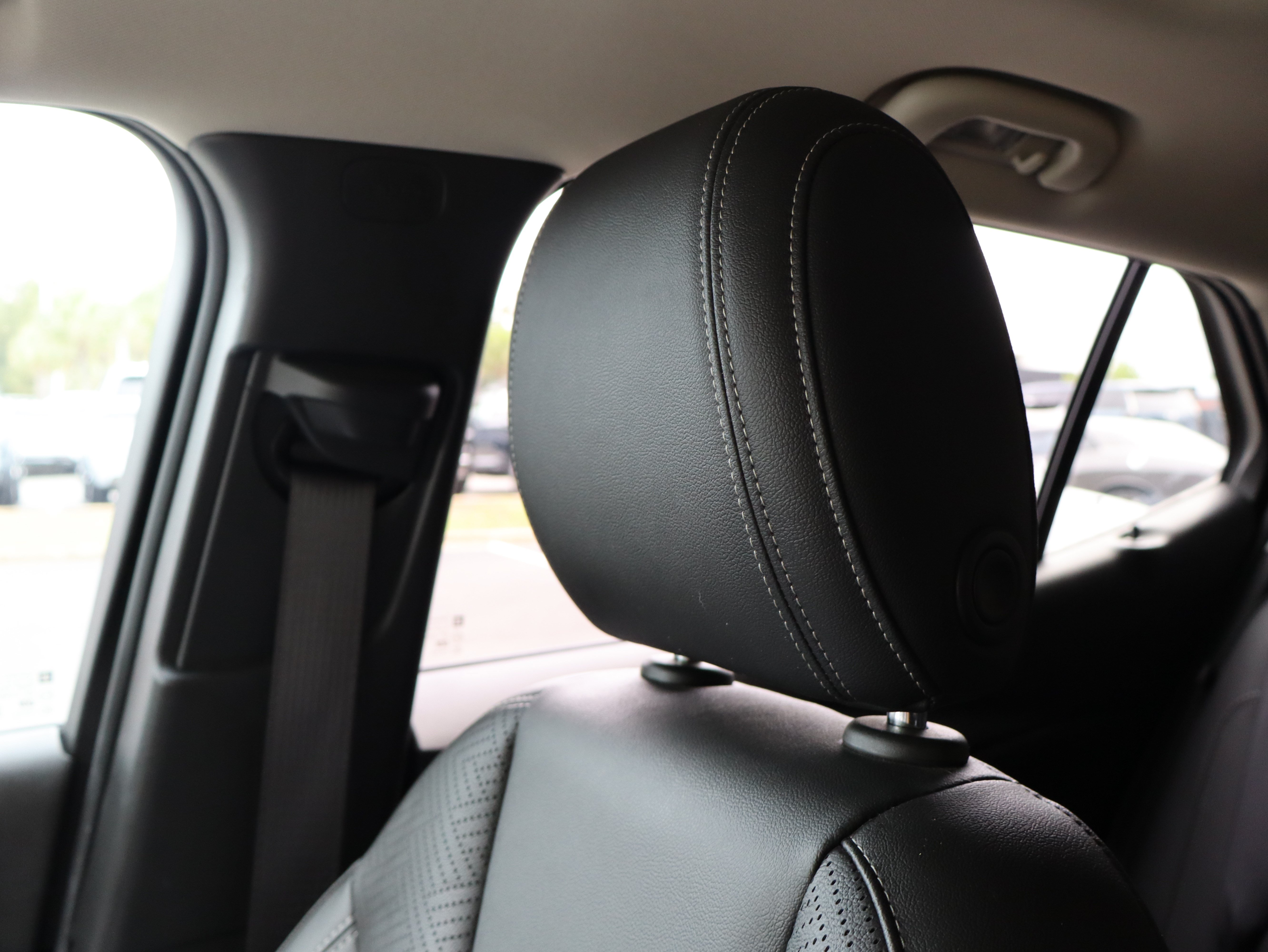 Used 2023 Buick Encore GX Essence w/ Experience Buick Package FWD image 39