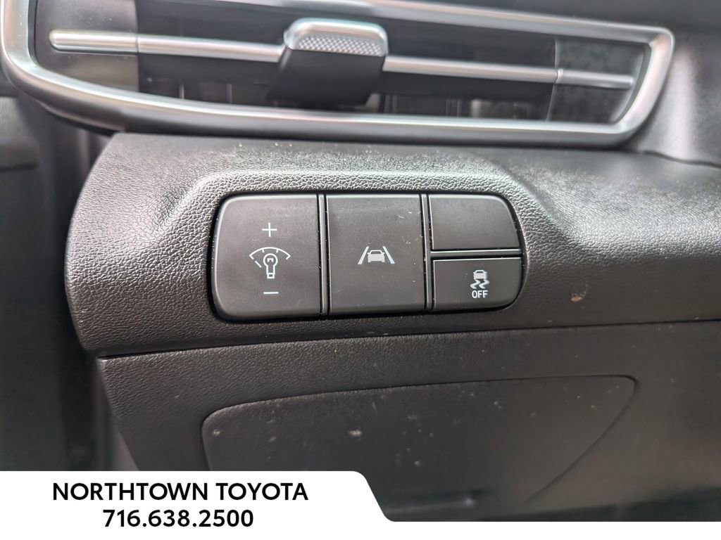 Used 2023 Hyundai Elantra SEL image 28