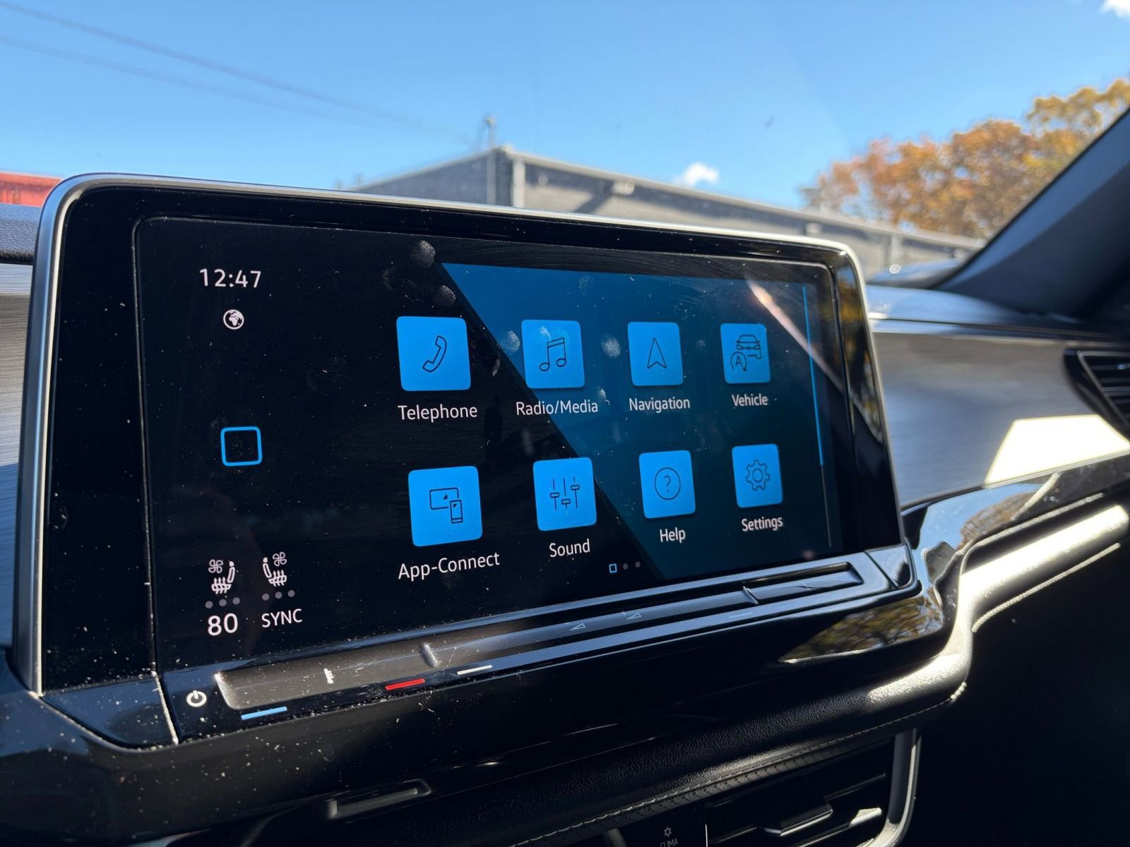 Used 2025 Volkswagen Atlas Cross Sport SE image 21