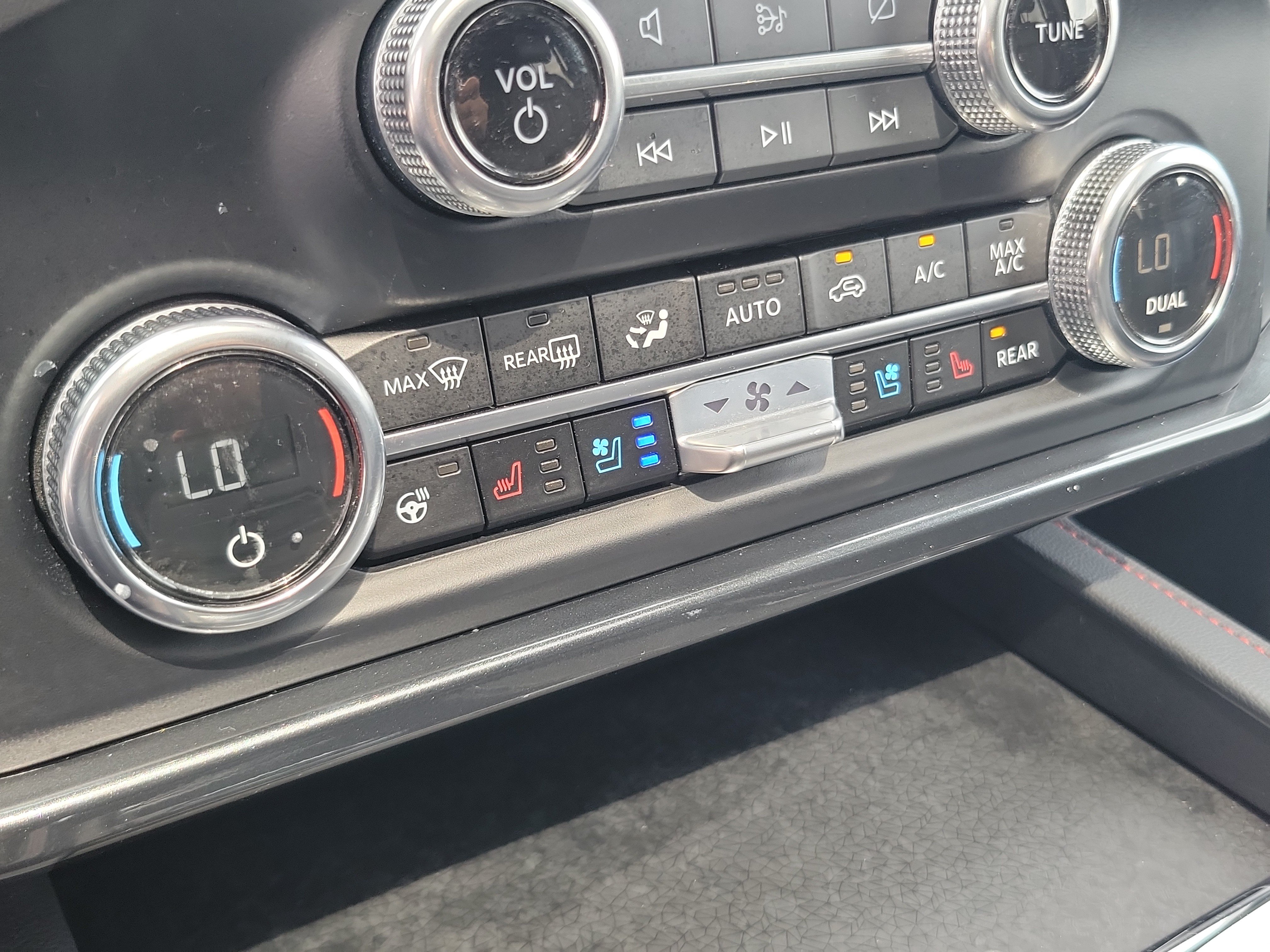 Used 2023 Ford Expedition Limited RWD image 31