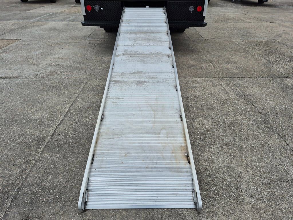 New 2025 Chevrolet Express 3500 w/ Power Convenience Package image 8