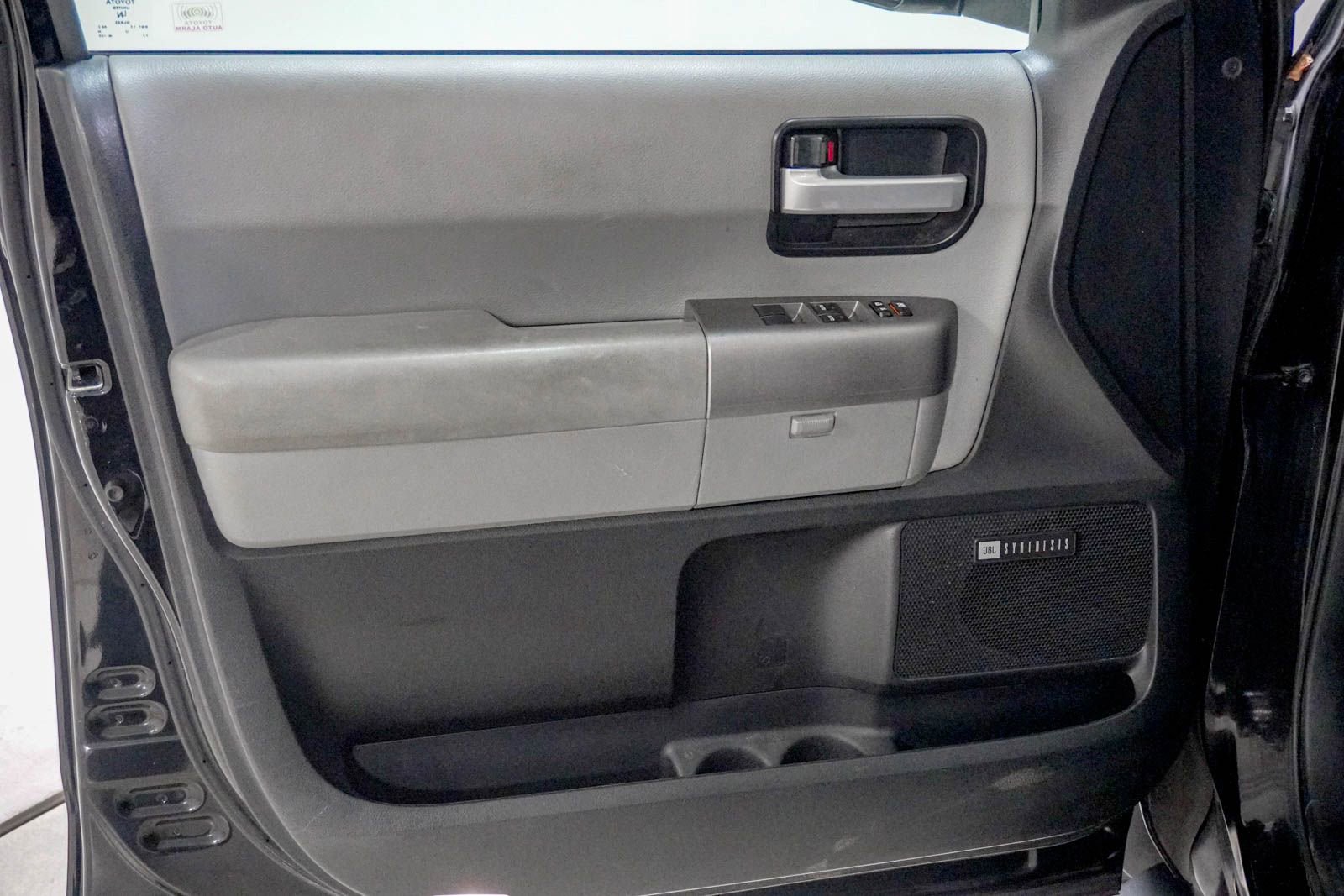 Used 2014 Toyota Sequoia Limited AWD/4WD image 18
