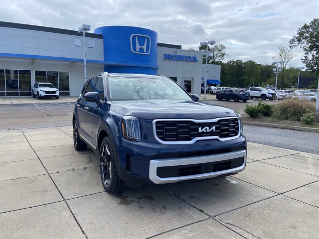 Used 2025 Kia Telluride S image 2