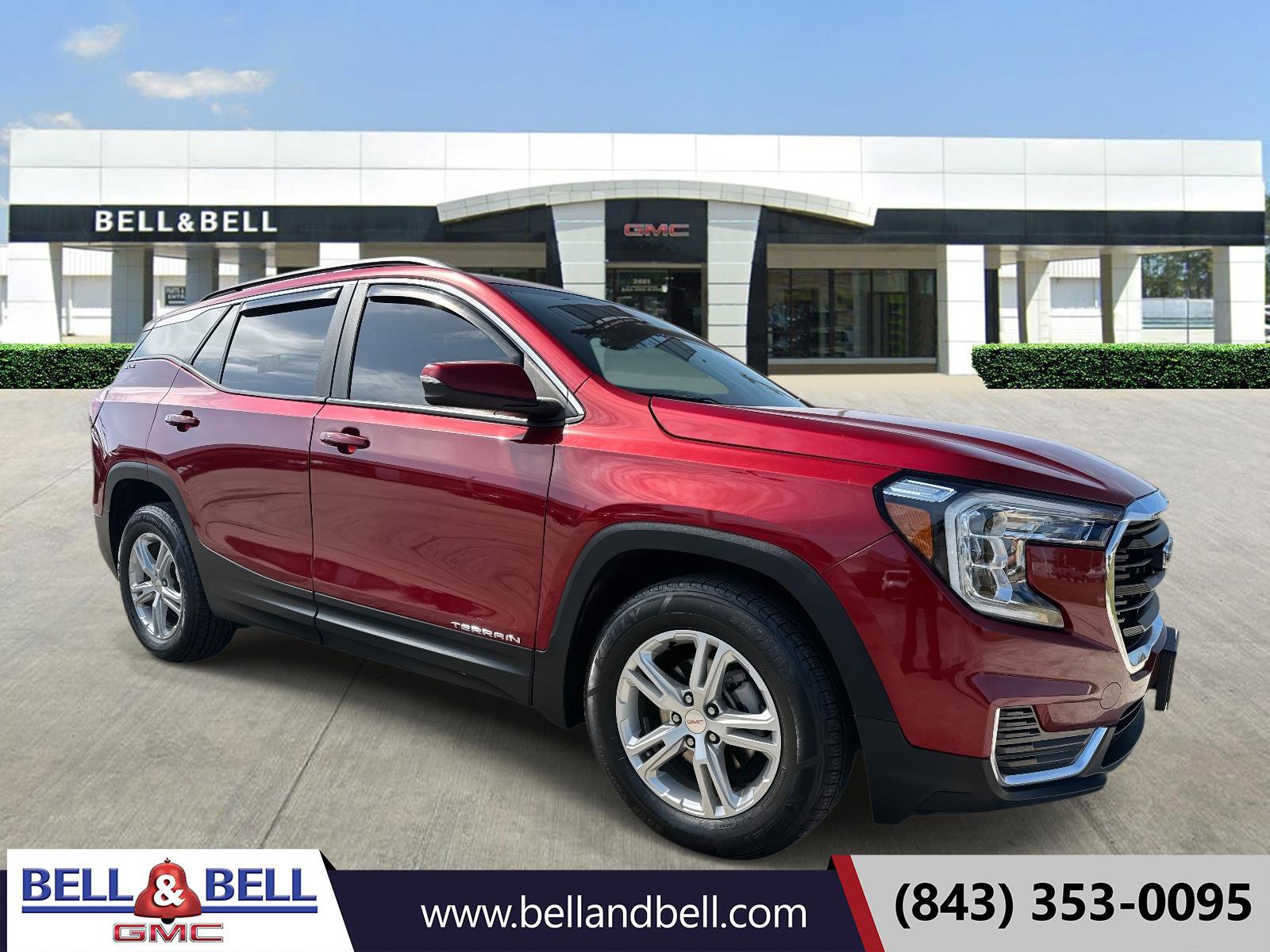 Used 2022 GMC Terrain SLE w/ Driver Convenience Package image 1