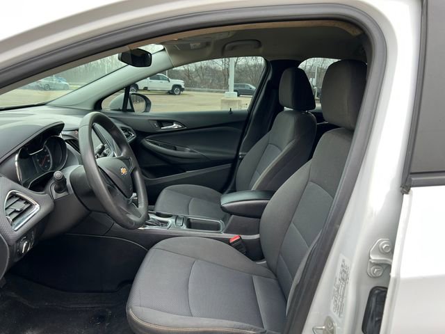 Used 2019 Chevrolet Cruze LS FWD image 3
