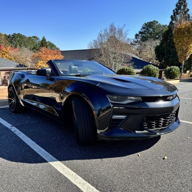 Used 2018 Chevrolet Camaro SS image 12