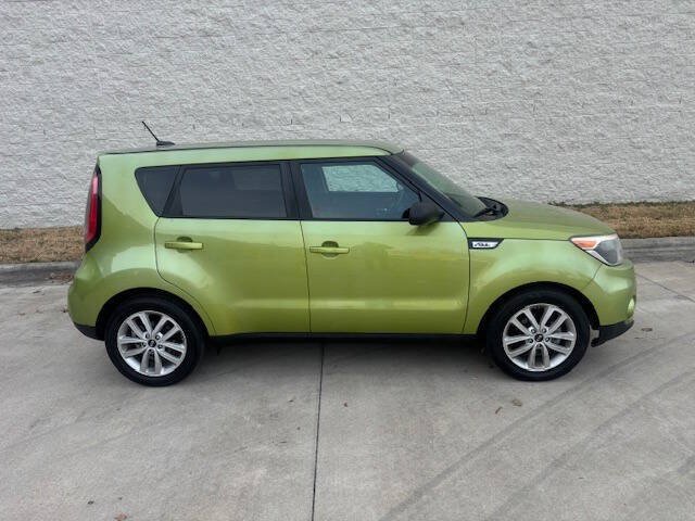 Used 2018 Kia Soul + FWD image 2
