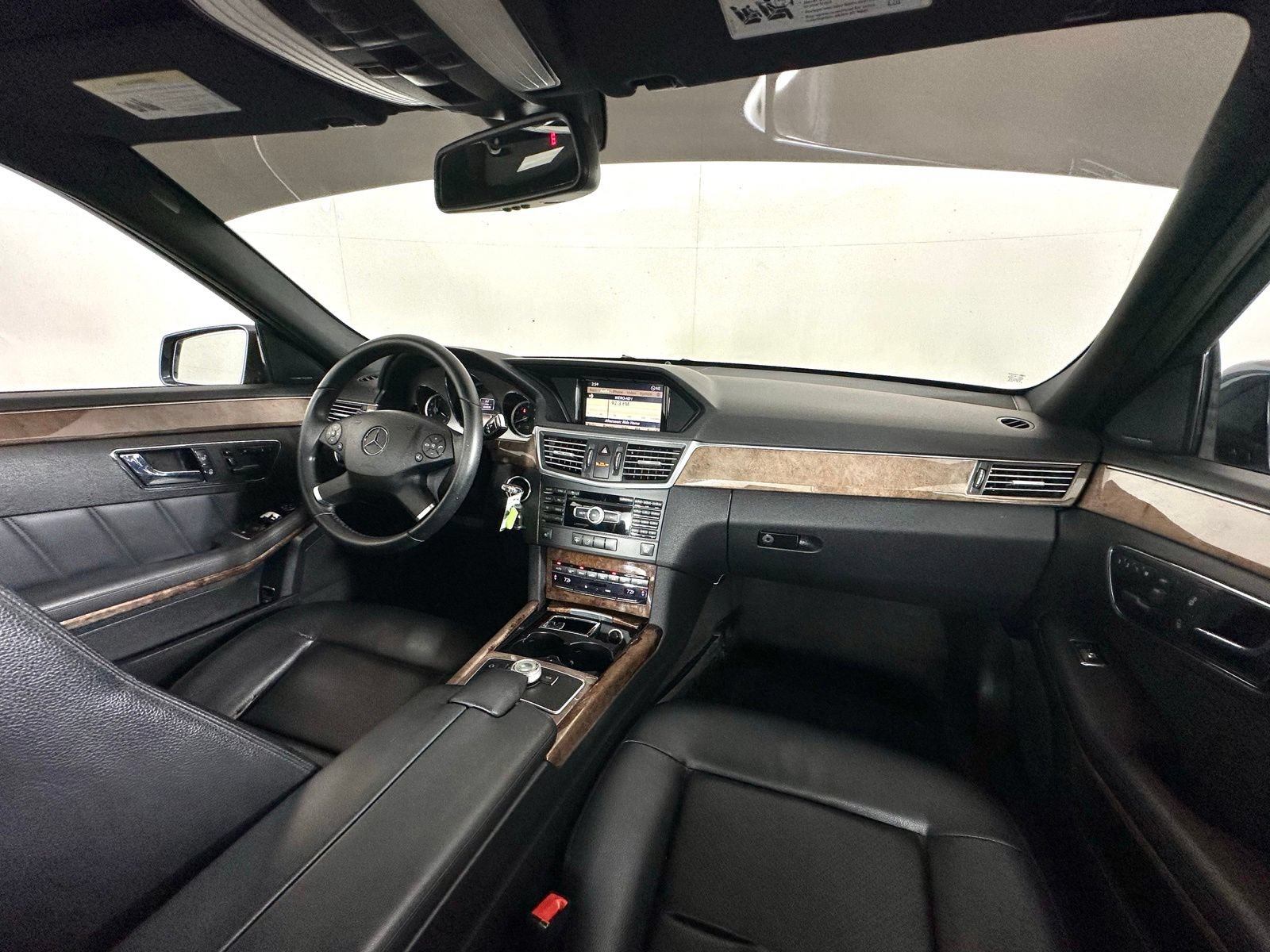 Used 2011 Mercedes-Benz E 350 4MATIC Sedan image 2