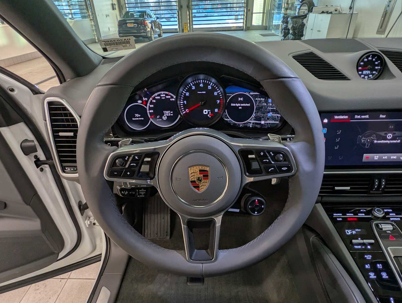 Used 2023 Porsche Cayenne Coupe image 26