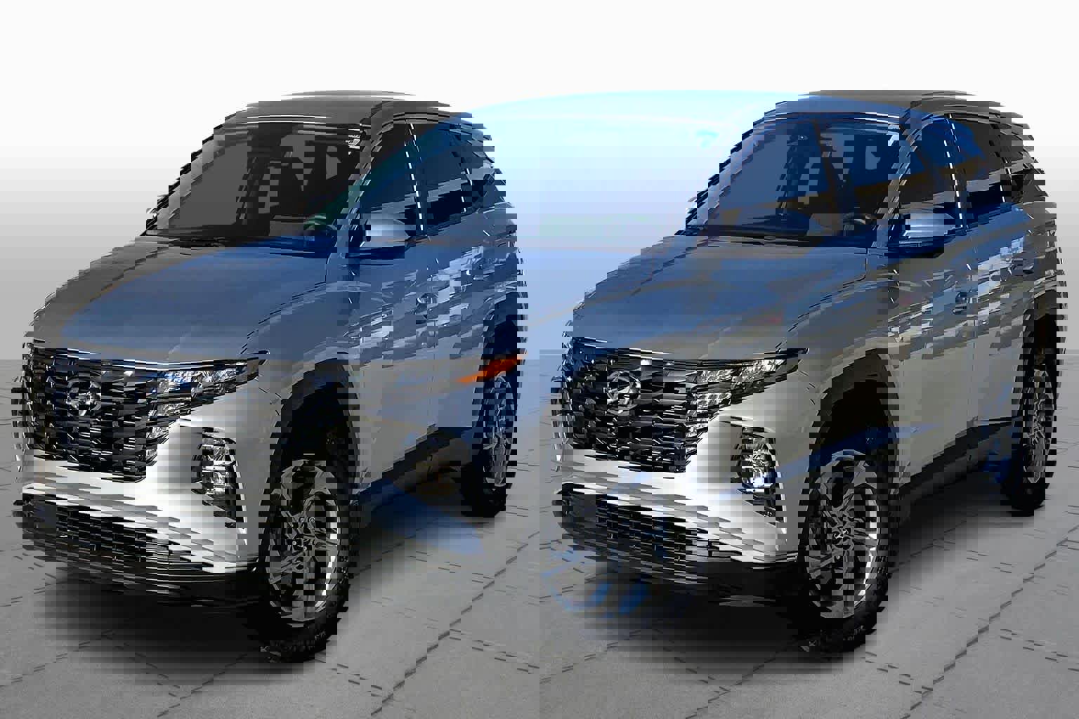 Used 2024 Hyundai Tucson SE image 1