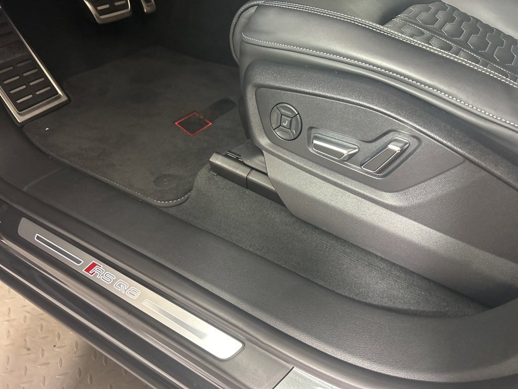 Used 2024 Audi RS Q8 image 16