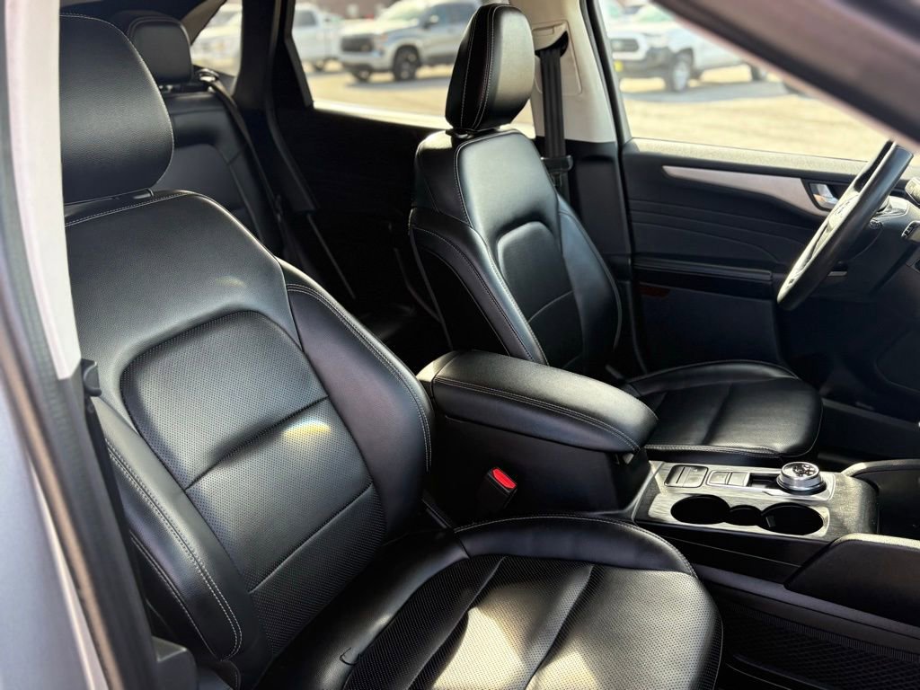 Used 2022 Ford Escape SEL image 18