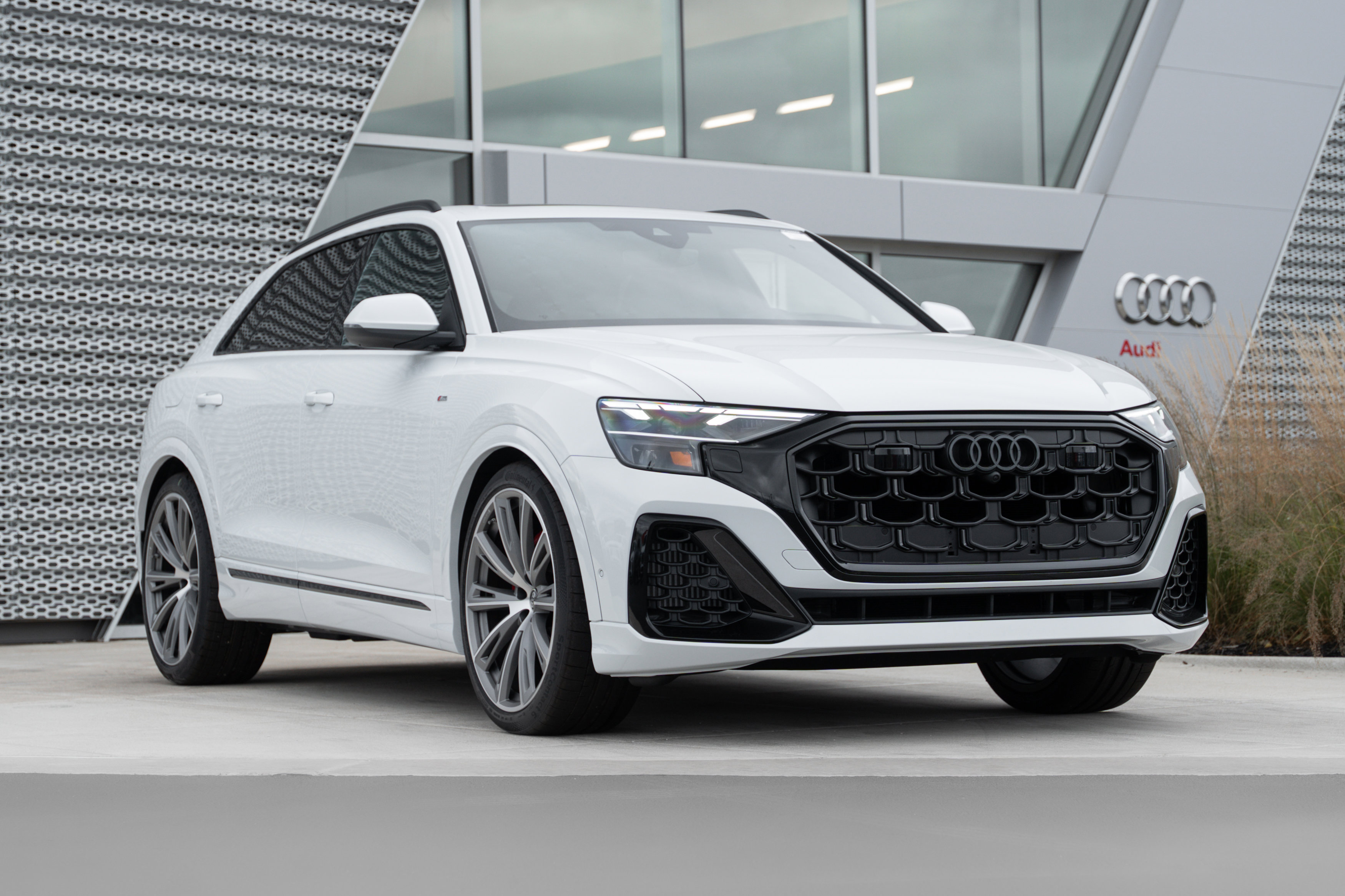 New 2026 Audi Q8 Prestige image 1