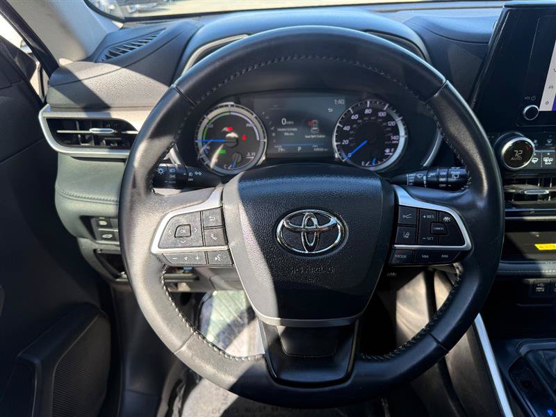 Used 2023 Toyota Highlander XLE FWD image 36