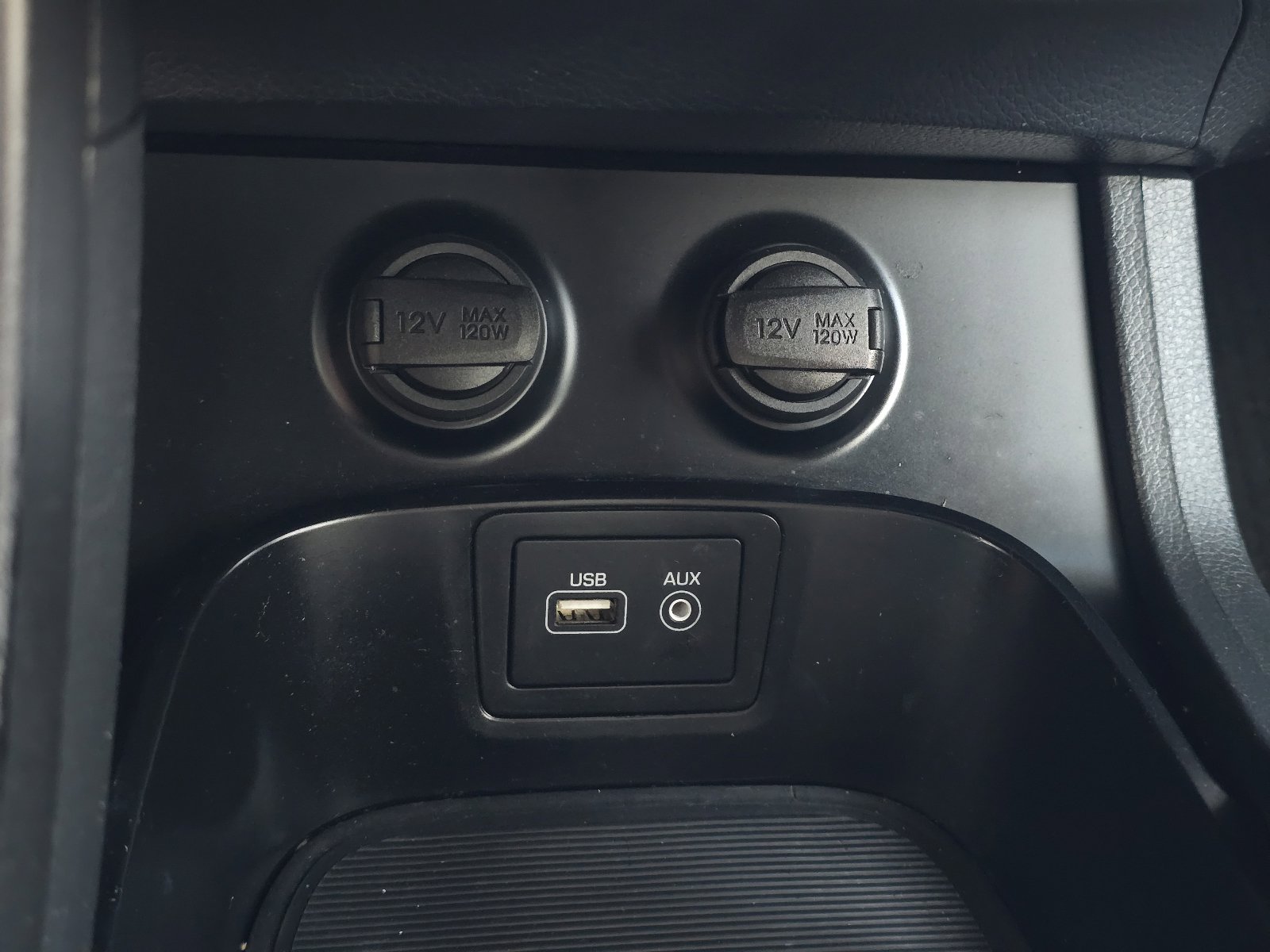 Used 2017 Hyundai Santa Fe SE image 20