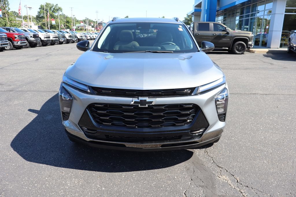 Used 2025 Chevrolet Trax ACTIV w/ Sunroof Package FWD image 32
