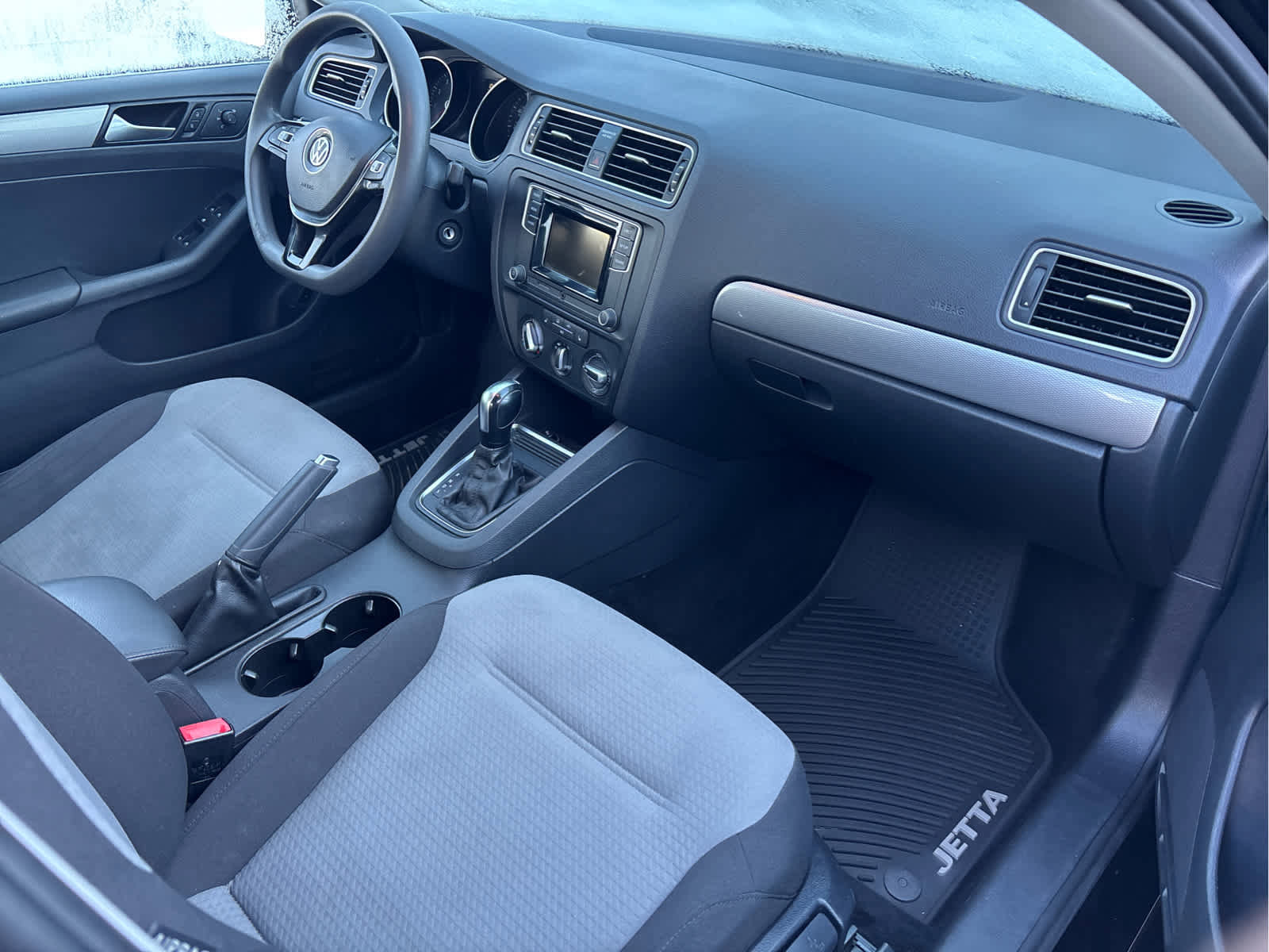 Used 2018 Volkswagen Jetta S w/ Cold Weather Package image 18