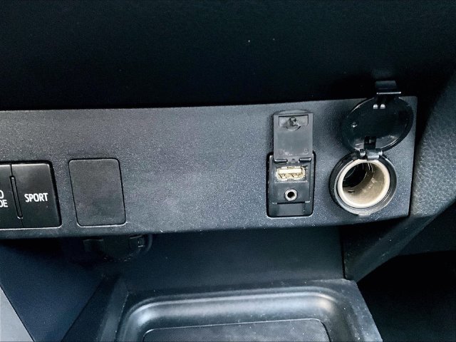 Used 2018 Toyota RAV4 LE AWD/4WD image 27