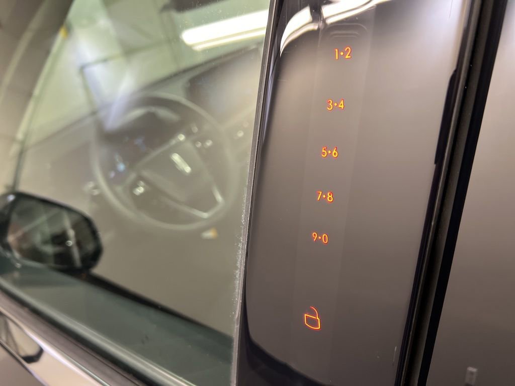 Used 2026 Lincoln Aviator AWD image 31