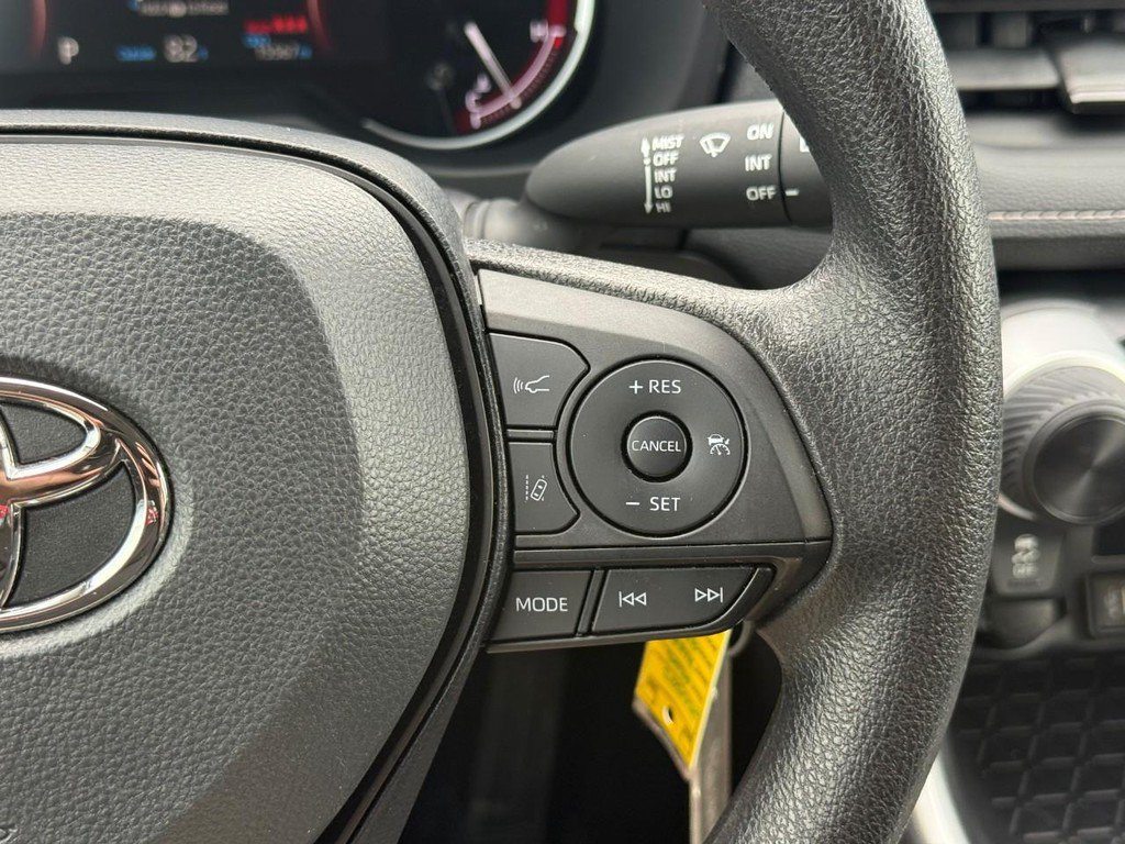 Certified 2025 Toyota RAV4 LE FWD image 22