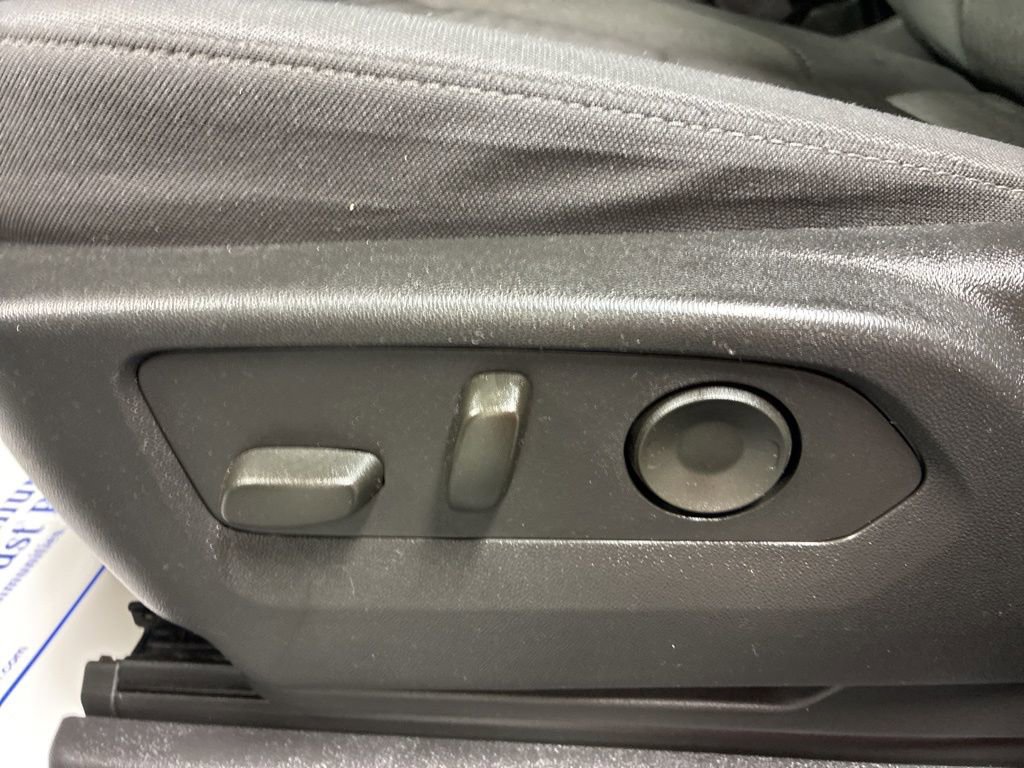 Used 2025 Chevrolet Silverado 2500 Custom w/ Custom Value Package image 11