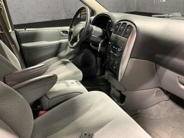 Used 2005 Chrysler Town & Country Touring image 20